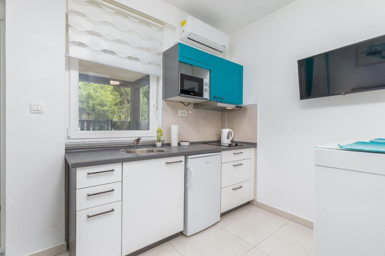 Marine Lux Apartments Пула Экстерьер фото
