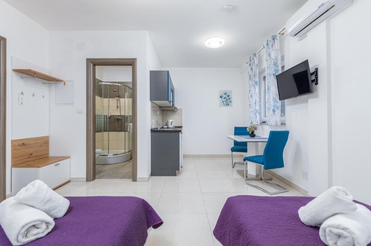Marine Lux Apartments Пула Экстерьер фото